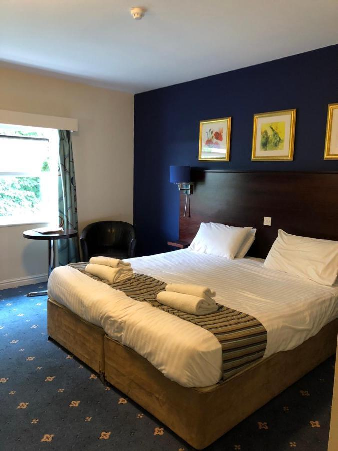 Stafford South Hatherton Hotel بينكريدج المظهر الخارجي الصورة