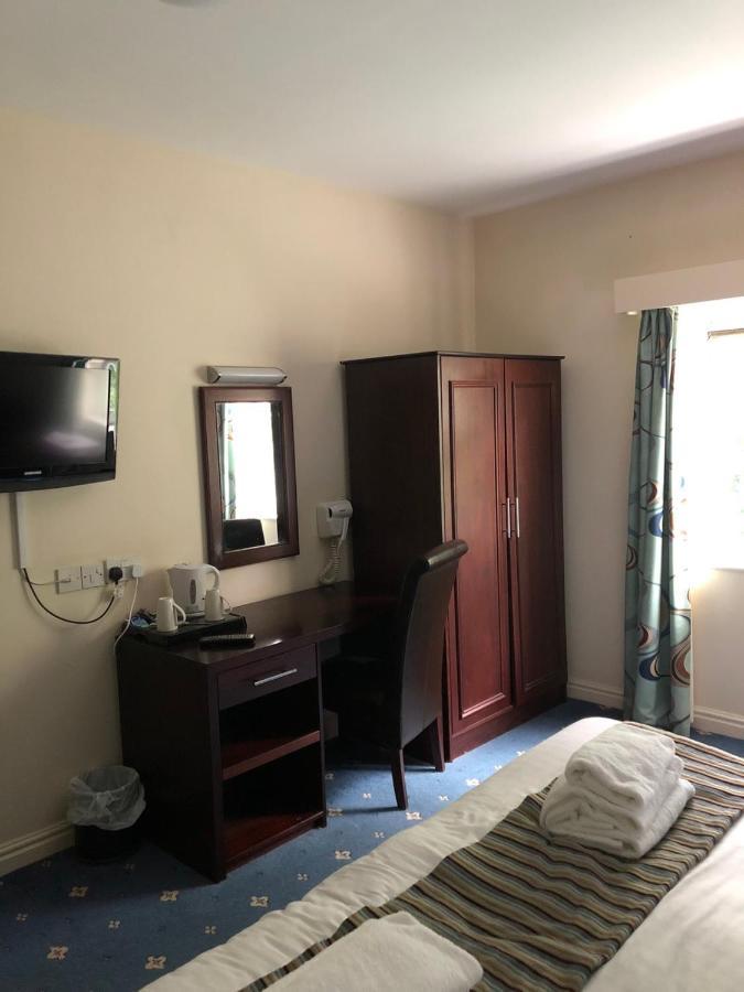 Stafford South Hatherton Hotel بينكريدج المظهر الخارجي الصورة
