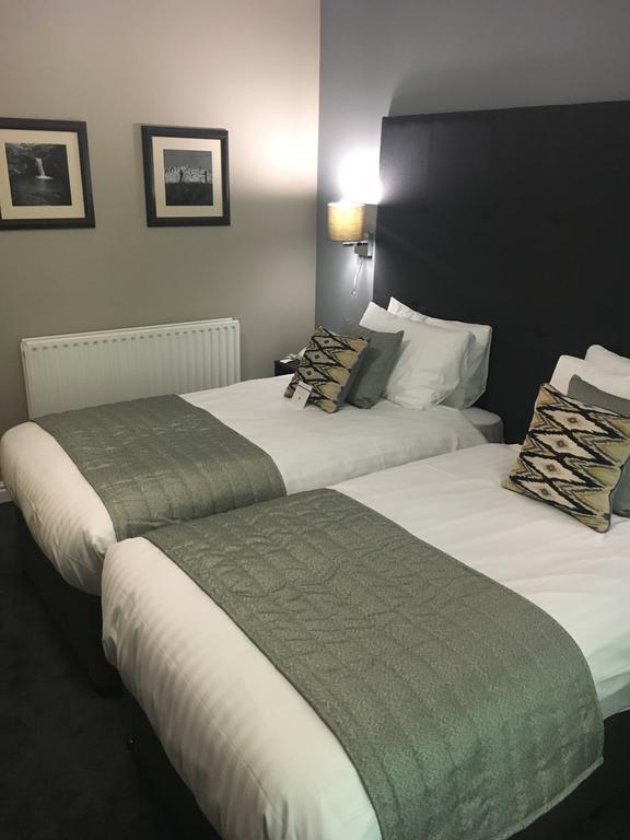 Stafford South Hatherton Hotel بينكريدج المظهر الخارجي الصورة