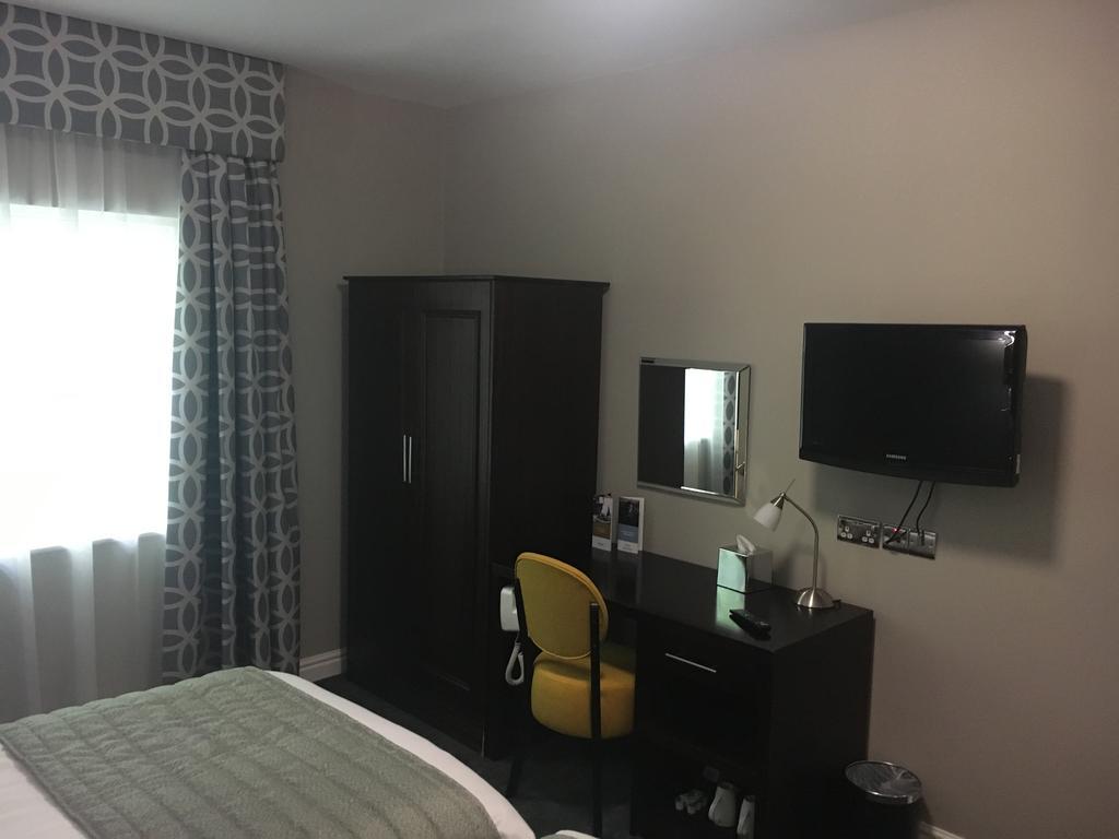 Stafford South Hatherton Hotel بينكريدج المظهر الخارجي الصورة