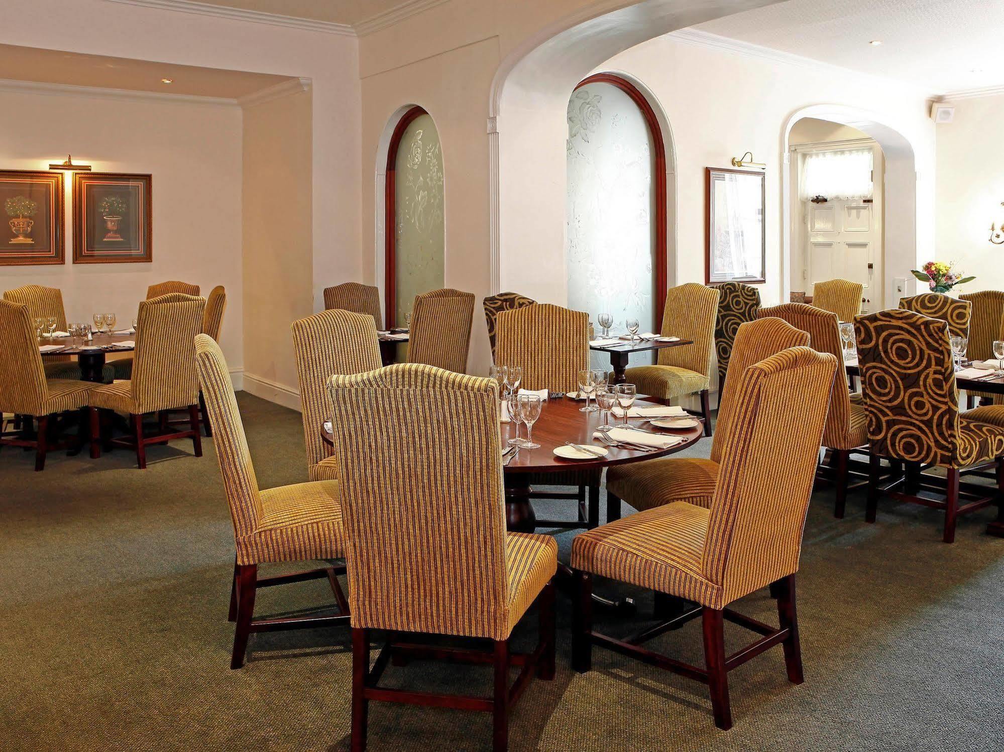 Stafford South Hatherton Hotel بينكريدج المظهر الخارجي الصورة