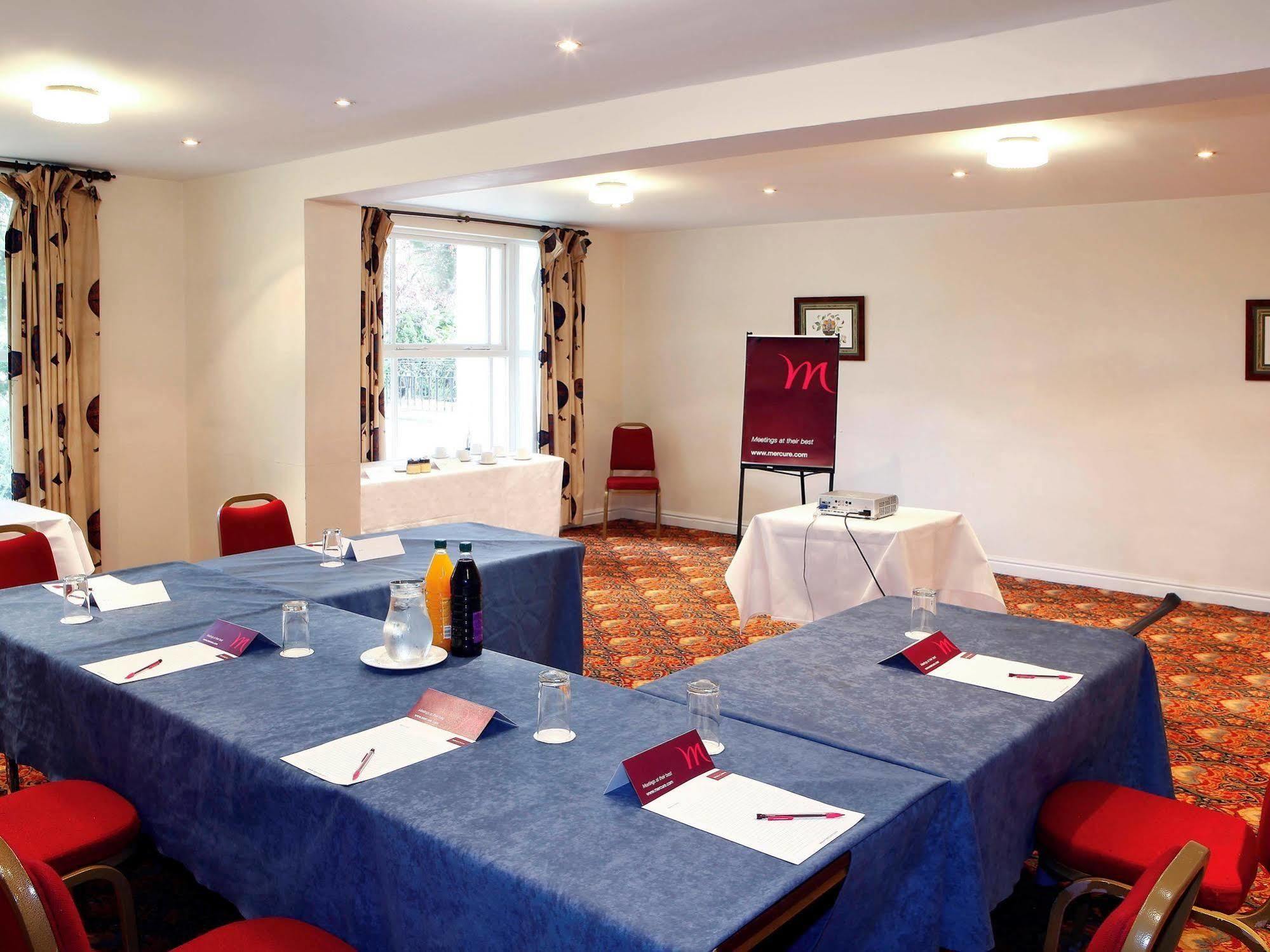 Stafford South Hatherton Hotel بينكريدج المظهر الخارجي الصورة