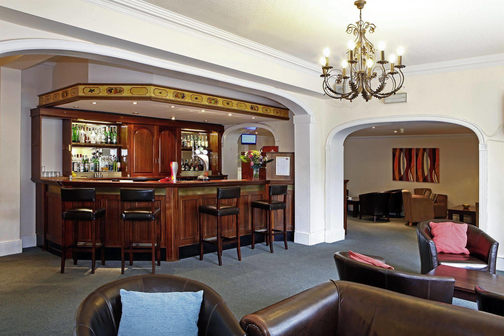 Stafford South Hatherton Hotel بينكريدج المظهر الخارجي الصورة