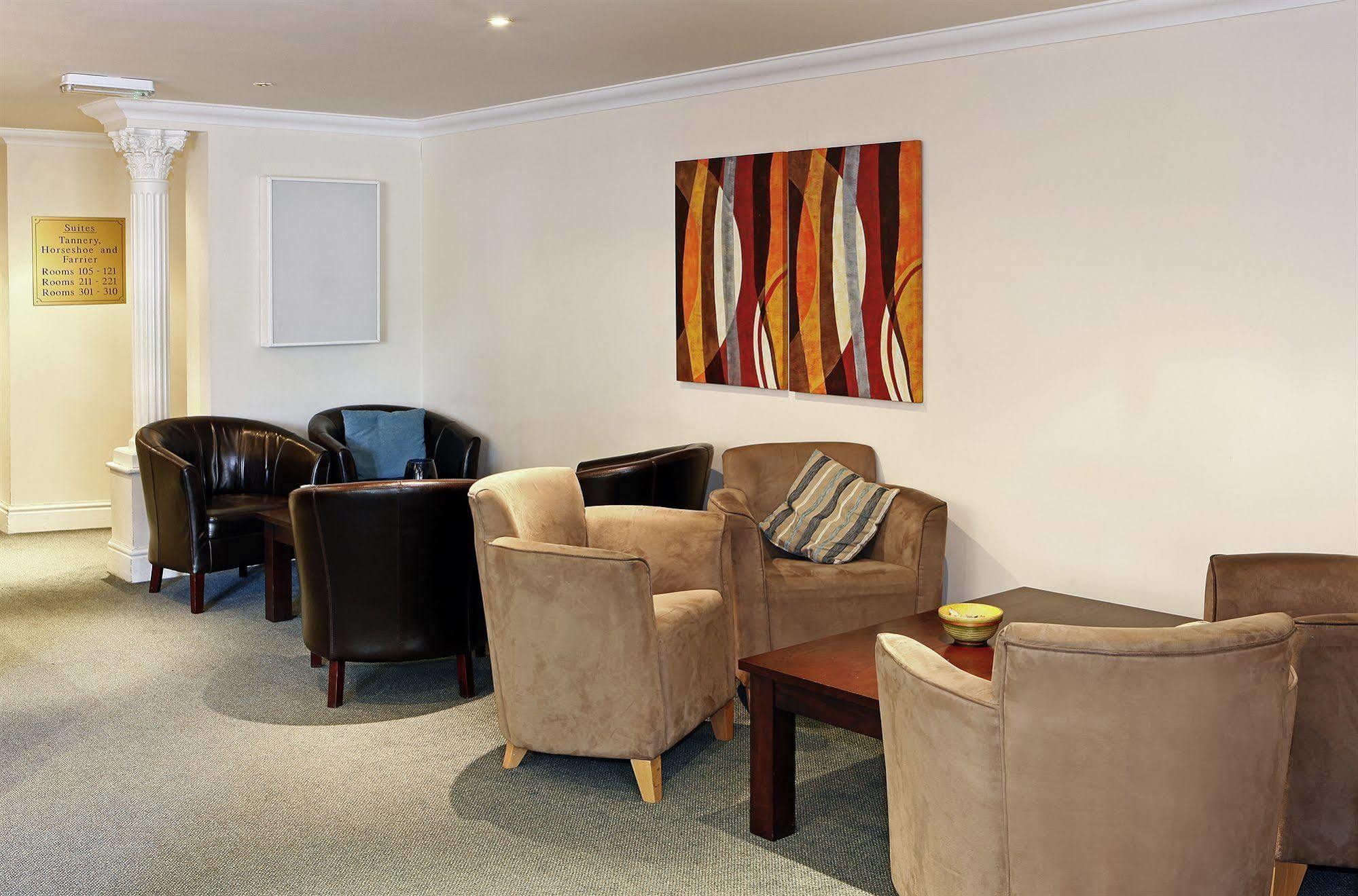 Stafford South Hatherton Hotel بينكريدج المظهر الخارجي الصورة