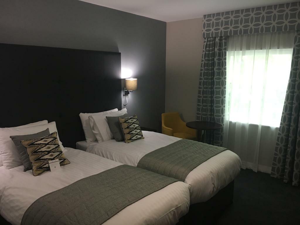 Stafford South Hatherton Hotel بينكريدج المظهر الخارجي الصورة
