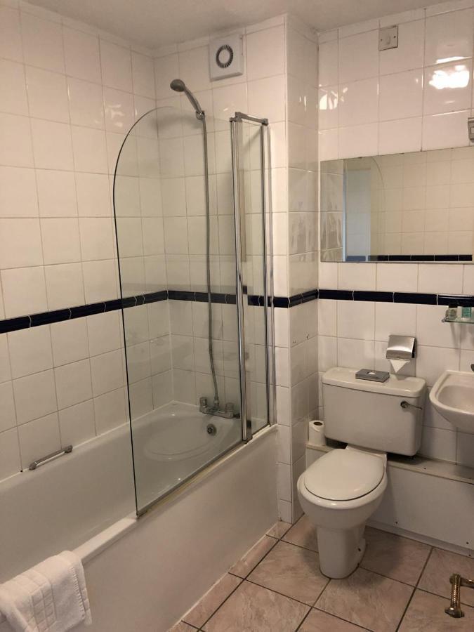 Stafford South Hatherton Hotel بينكريدج المظهر الخارجي الصورة