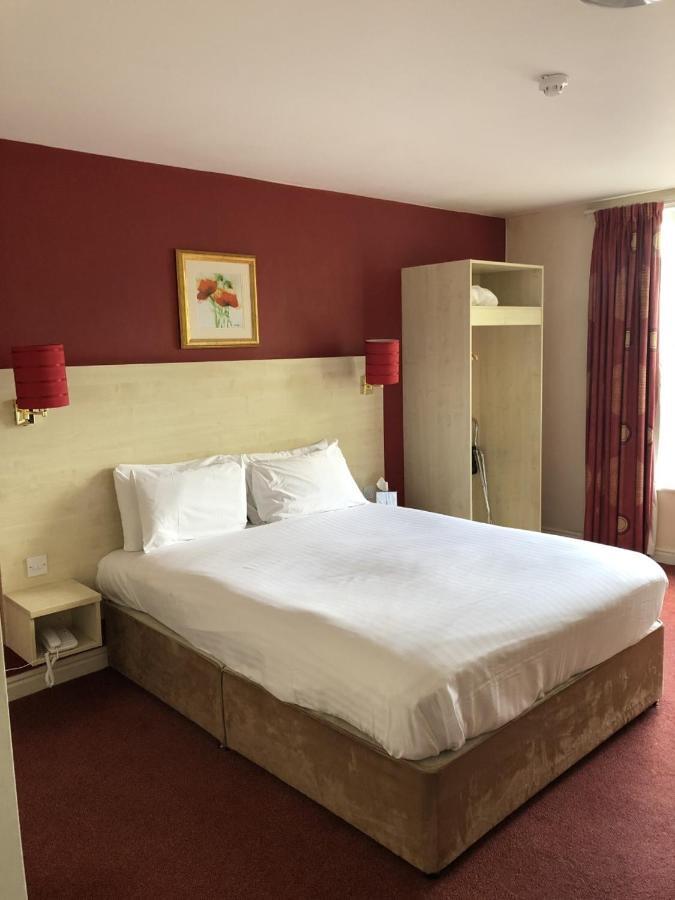 Stafford South Hatherton Hotel بينكريدج المظهر الخارجي الصورة