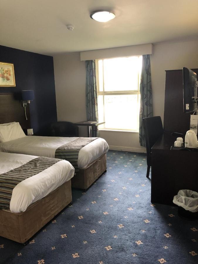 Stafford South Hatherton Hotel بينكريدج المظهر الخارجي الصورة